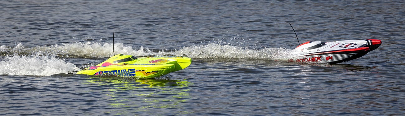 Pro Boat Blackjack 24